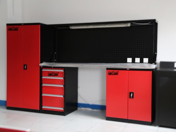 裝上一套這樣的組合柜，車間都不怕小啦！