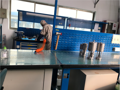 天金岡鉗工工作臺(tái)桌--客戶場景